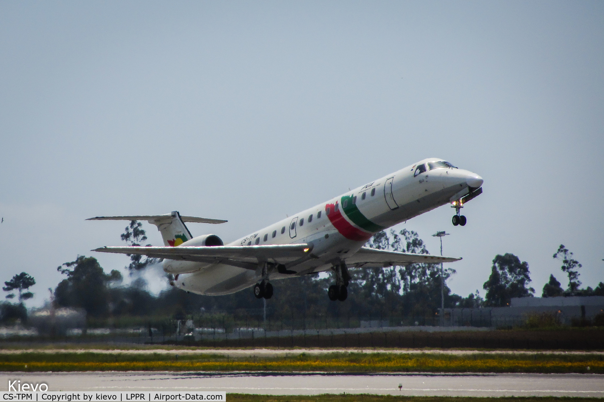 CS-TPM, 1998 Embraer EMB-145EP (ERJ-145EP) C/N 145095, CS-TPM  EMBRAER  ERJ-145EP Portugalia
