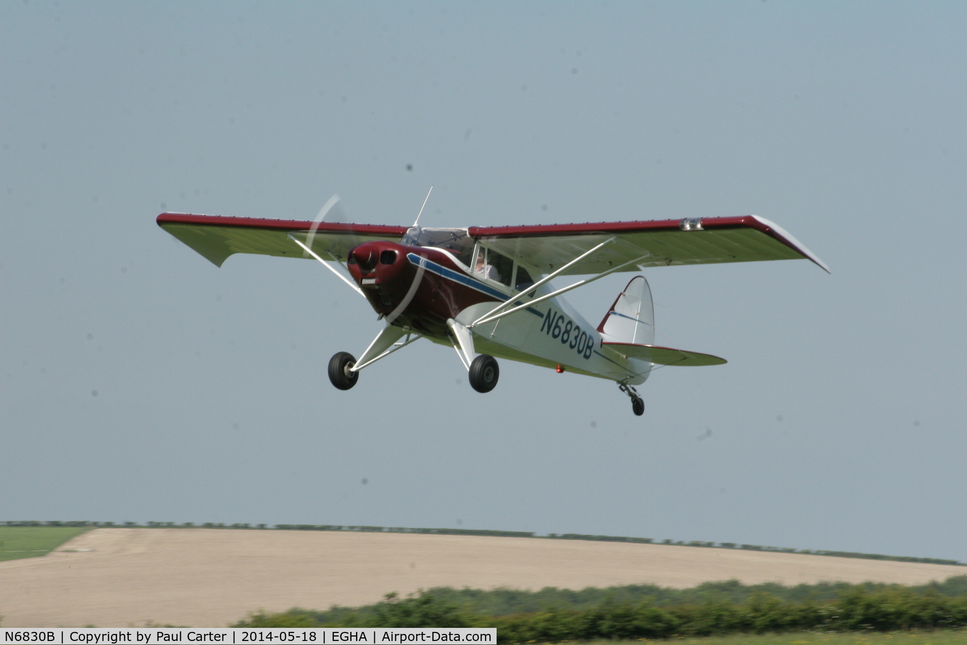 N6830B, Piper PA-22-150 C/N 22-4128, N6830B taking off from Compton Abbas Airfield.