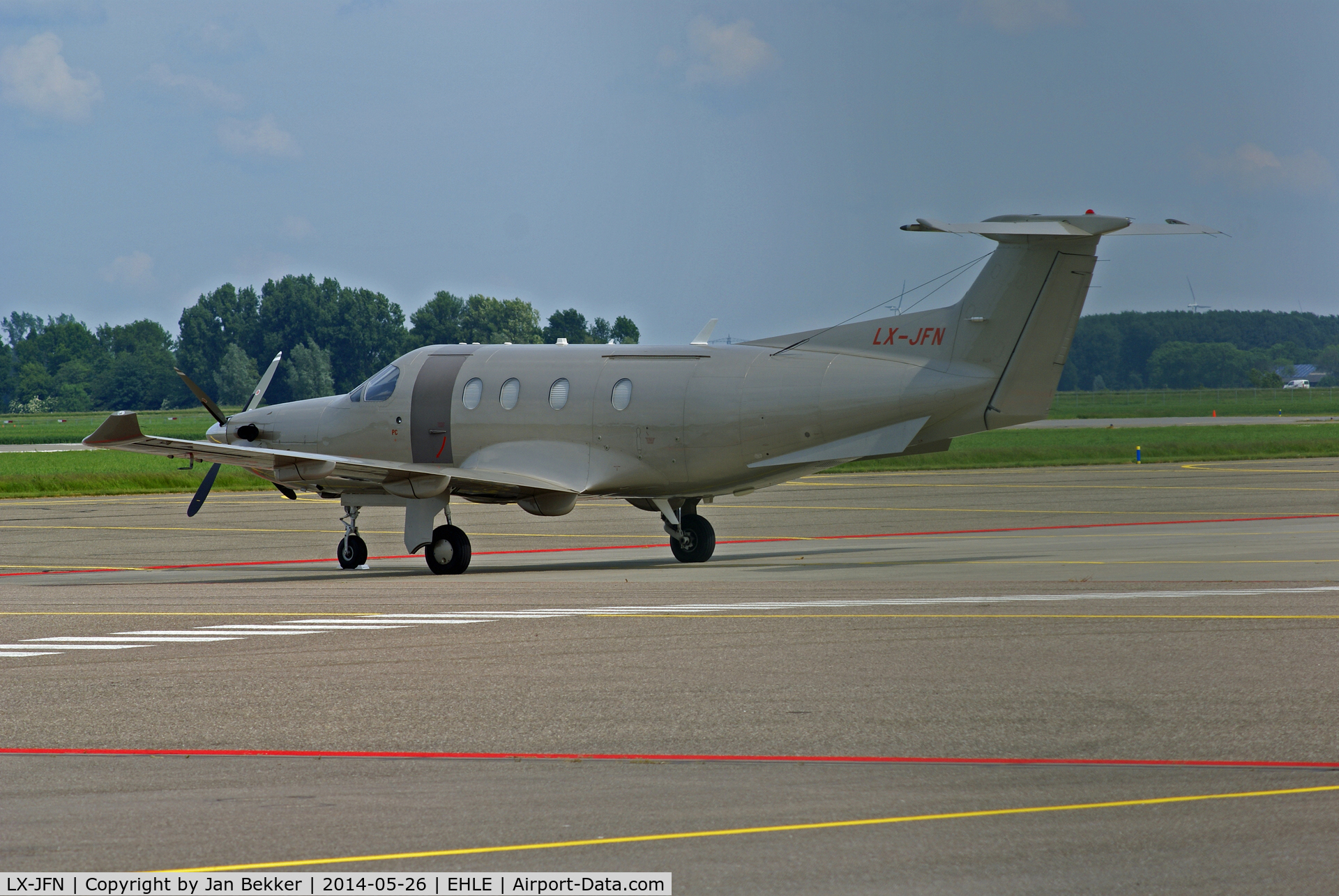 LX-JFN, 2007 Pilatus PC-12/47 C/N 855, At Lelystad Airport