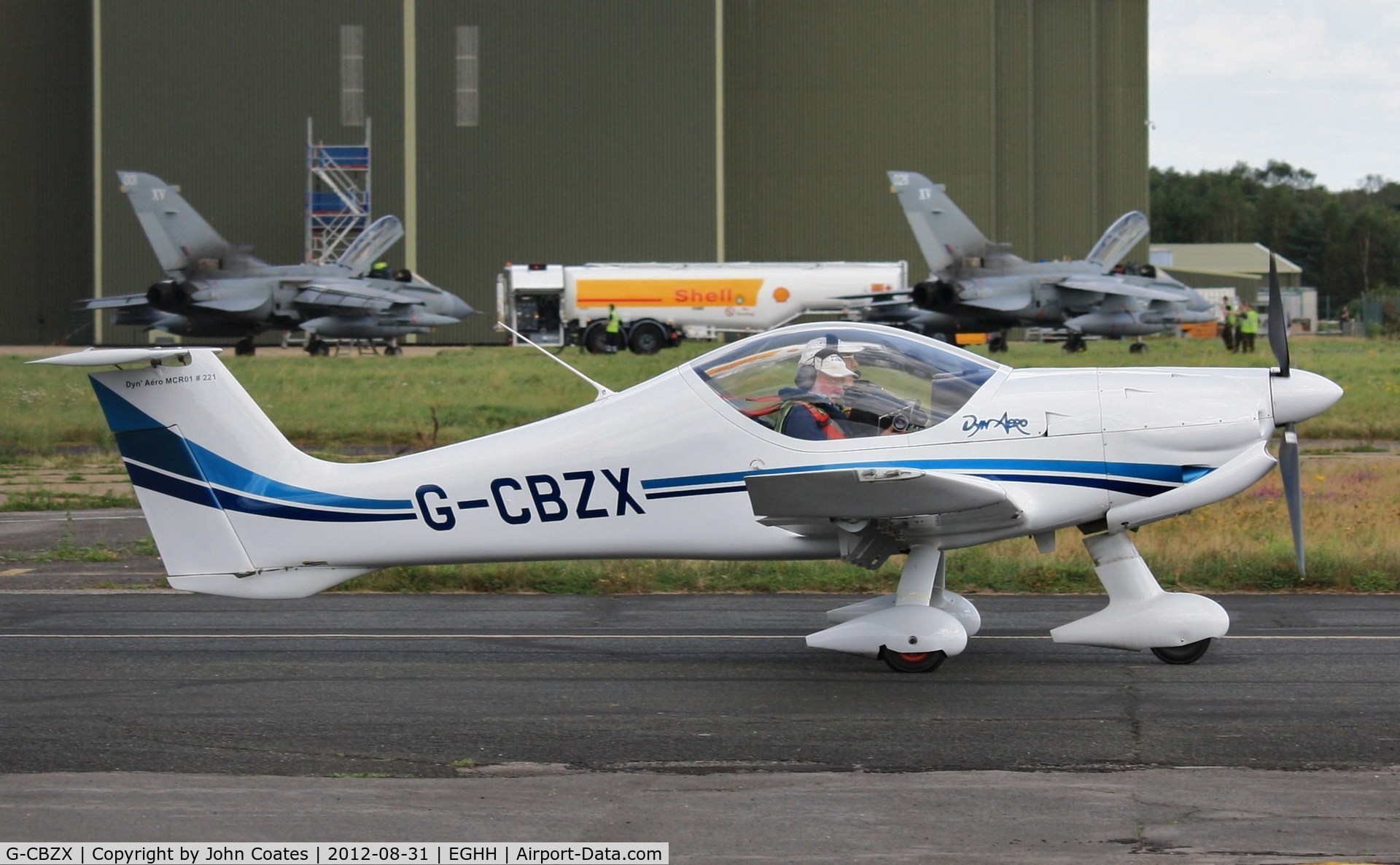G-CBZX, 2005 Dyn'Aero MCR-01 ULC Banbi C/N PFA 301B-13957, Taxiing