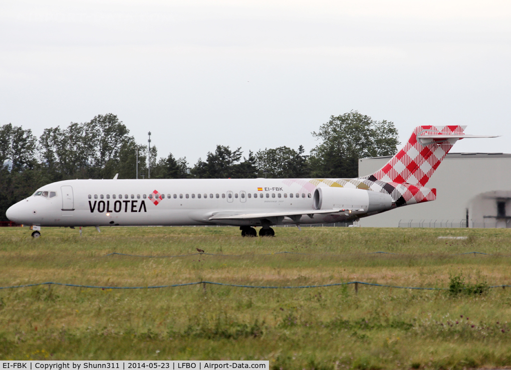 EI-FBK, 2004 Boeing 717-2BL C/N 55182, Ready for take off rwy 32R... Now in full Volotea c/s