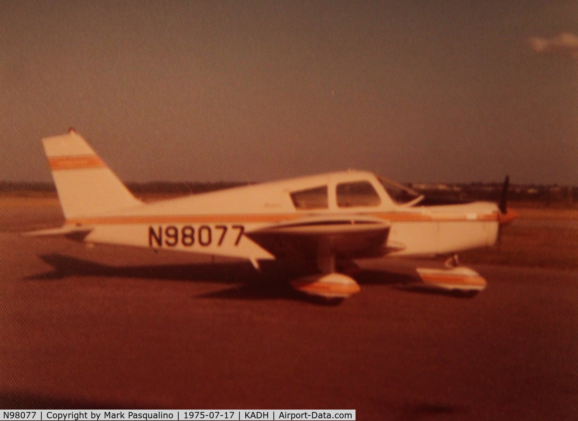 N98077, 1969 Piper PA-28-140 C/N 28-26029, Piper PA-28-140