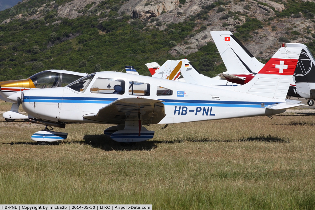 HB-PNL, 1993 Piper PA-28-161 C/N 28-16108, Parked