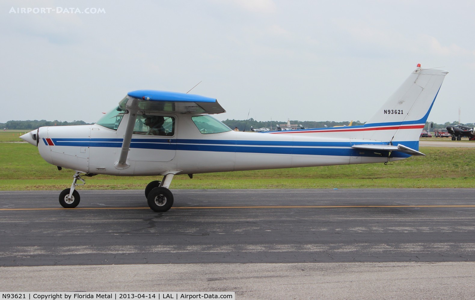 N93621, 1982 Cessna 152 C/N 15285527, Cessna 152