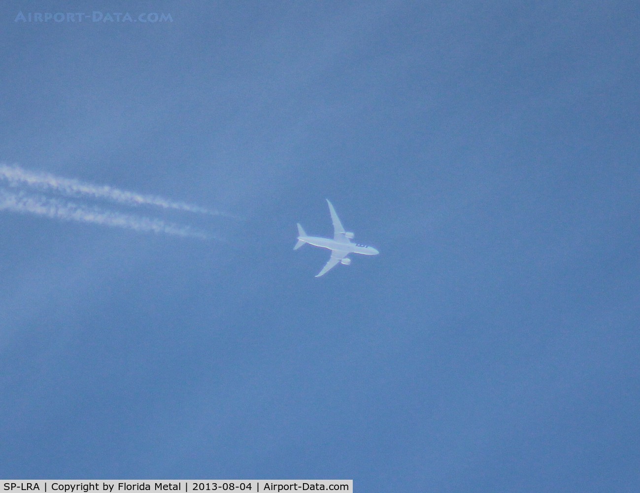 SP-LRA, 2012 Boeing 787-8 Dreamliner C/N 35938, LOT Dreamliner flying over Livonia Michigan at 32,000 ft from ORD to WAW