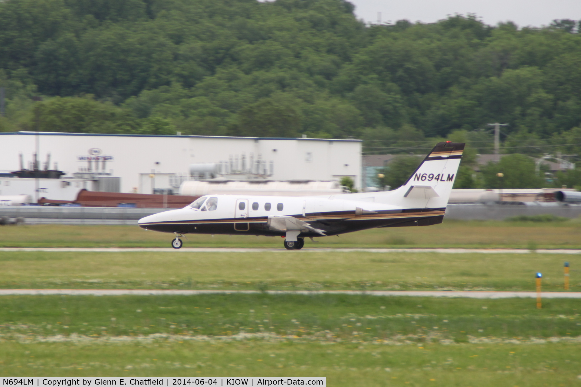 N694LM, 1977 Cessna 500 Citation C/N 500-0354, On the departure roll