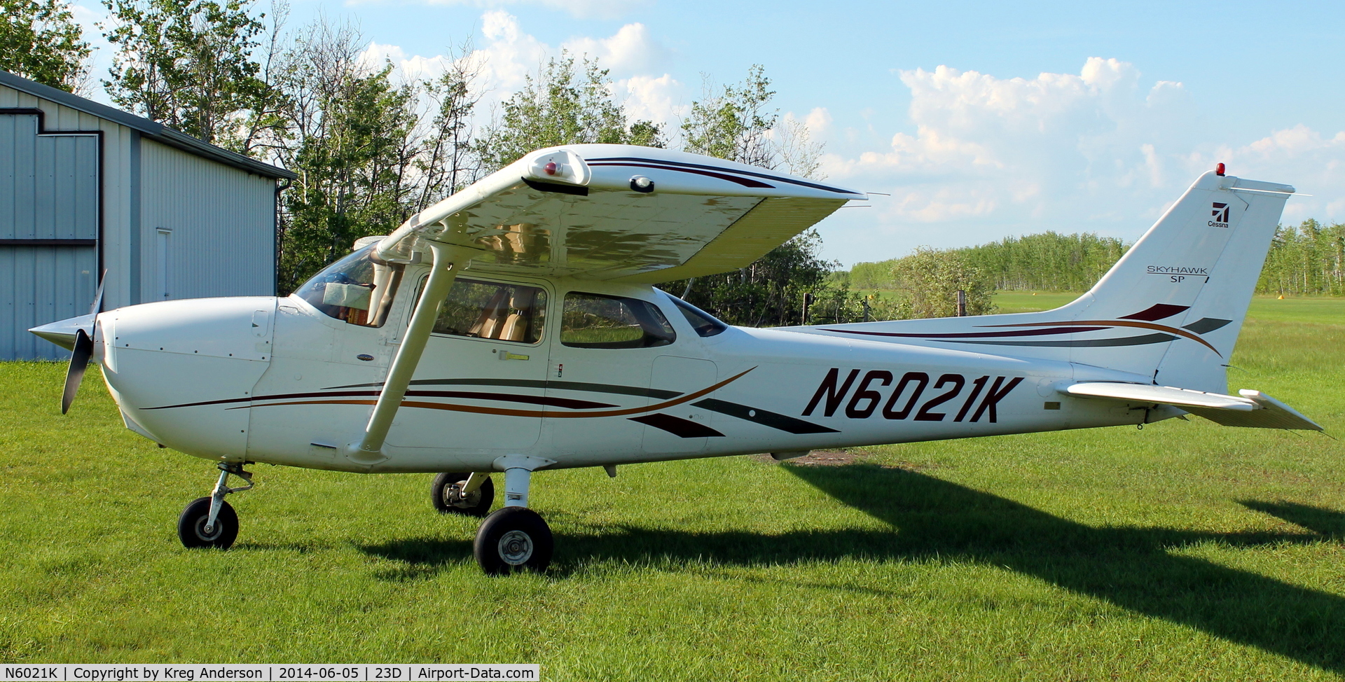 N6021K, 2006 Cessna 172S C/N 172S10181, Cessna 172S Skyhawk on the ramp in Karlstad, MN.