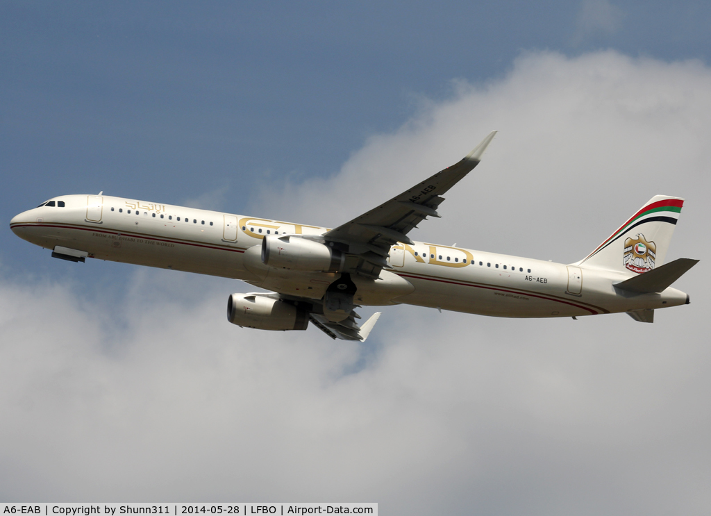 A6-EAB, 2014 Airbus A321-231 C/N 6108, Delivery day...