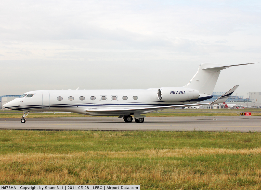 N673HA, 2013 Gulfstream Aerospace G650 (G-VI) C/N 6018, Taxiing to the General Aviation area...