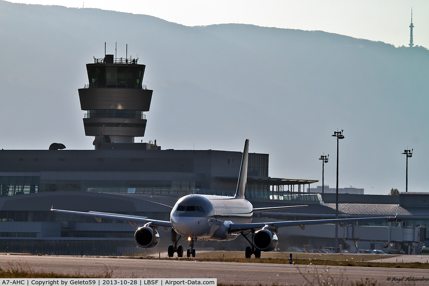 A7-AHC, 2010 Airbus A320-232 C/N 4183, Taxiing to holding point RWY 27