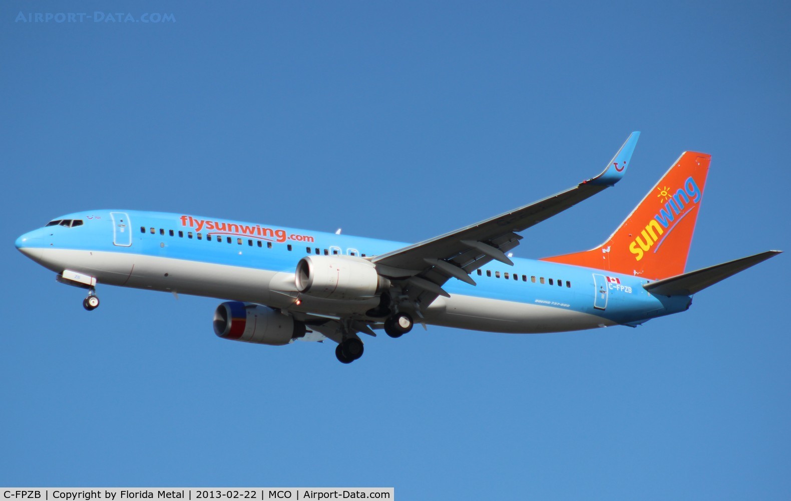 C-FPZB, 2007 Boeing 737-8K5 C/N 35131, Sunwing with TUI colors hybrid with an engine cowling right side that looks like Southwest???