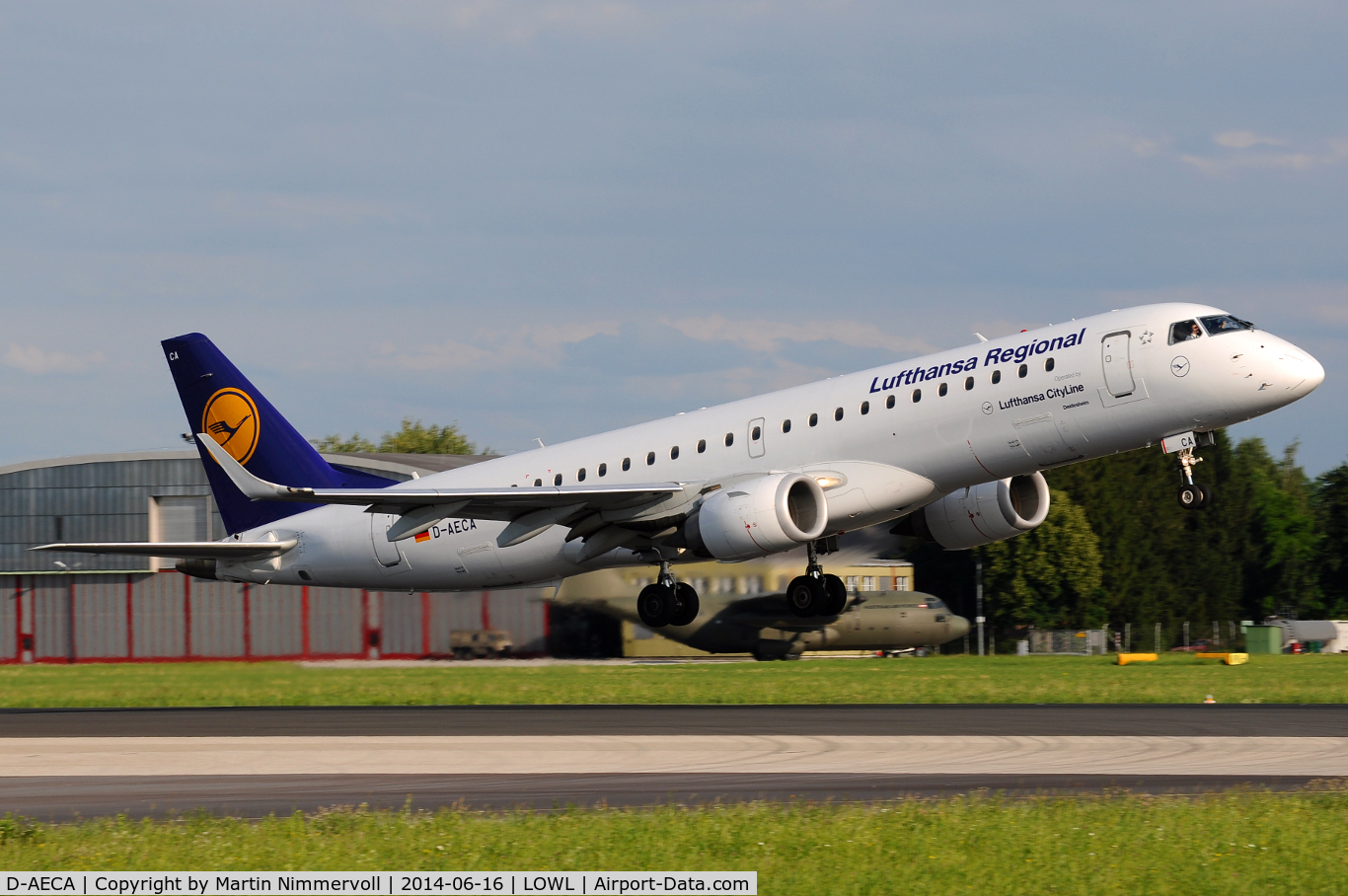 D-AECA, 2009 Embraer 190LR (ERJ-190-100LR) C/N 19000327, Lufthansa Regional