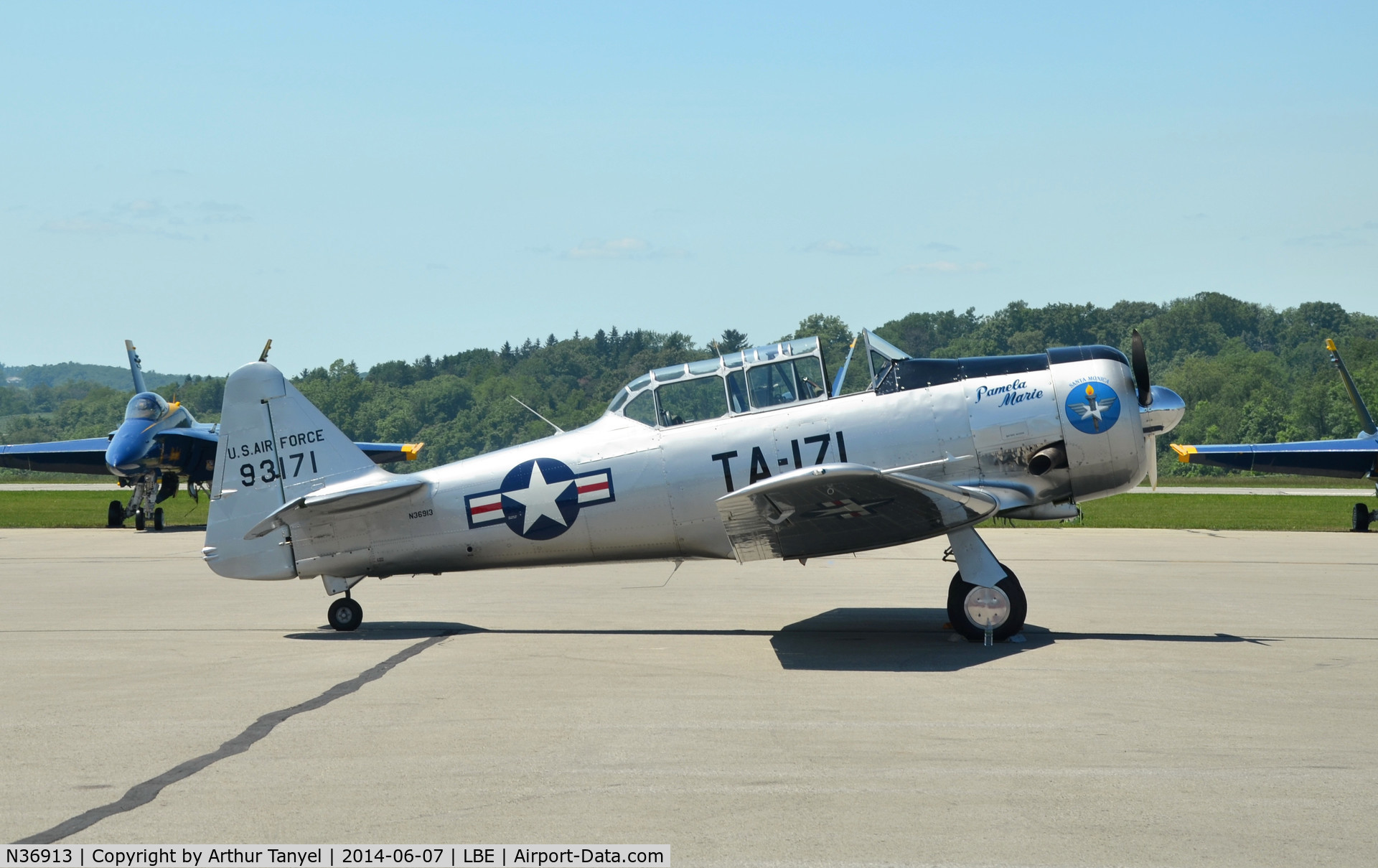 N36913, North American T-6G Texan C/N 168-275, Parked before performing @ the 2014 Westmoreland County Airshow