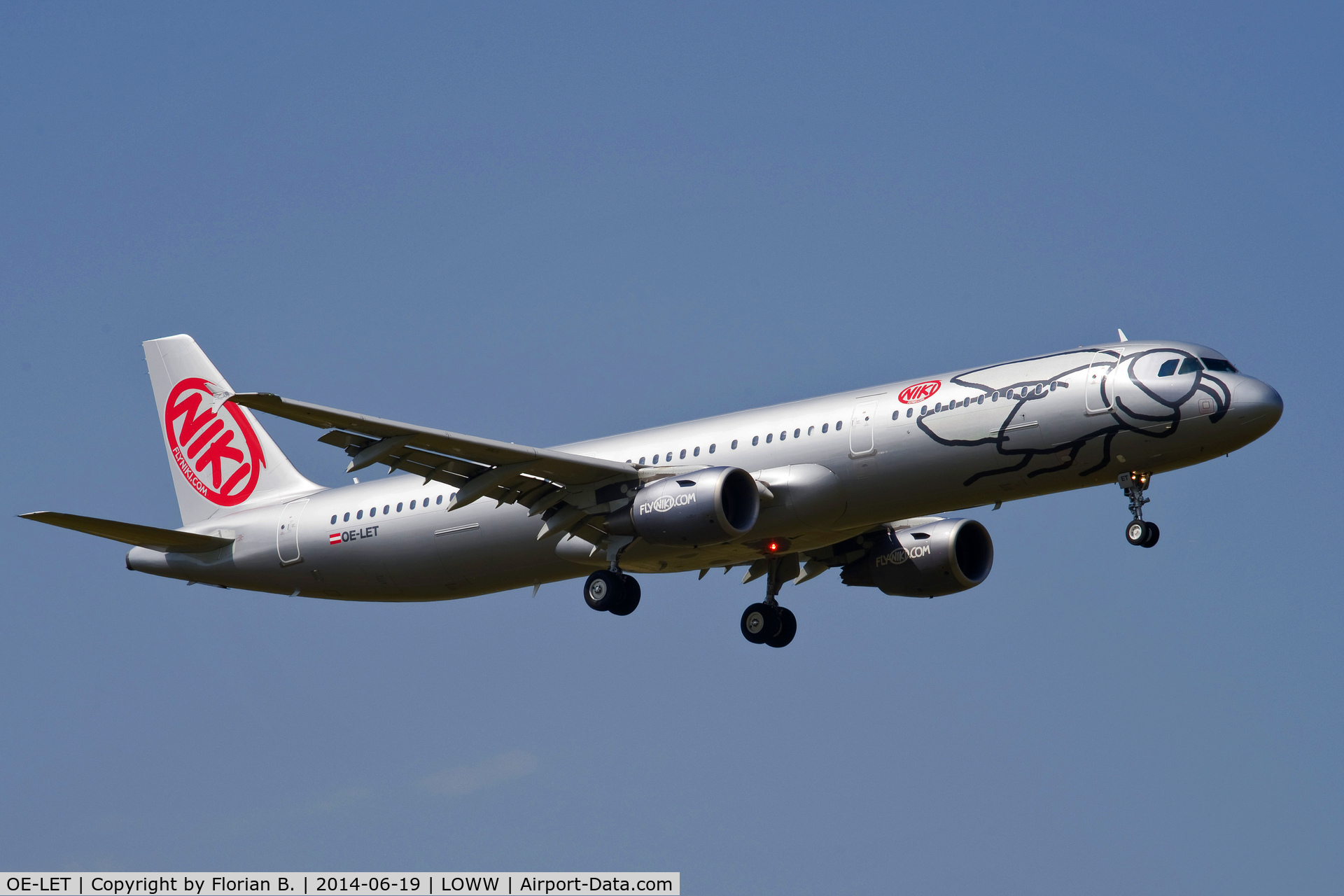OE-LET, 2009 Airbus A321-211 C/N 3830, Airbus A320