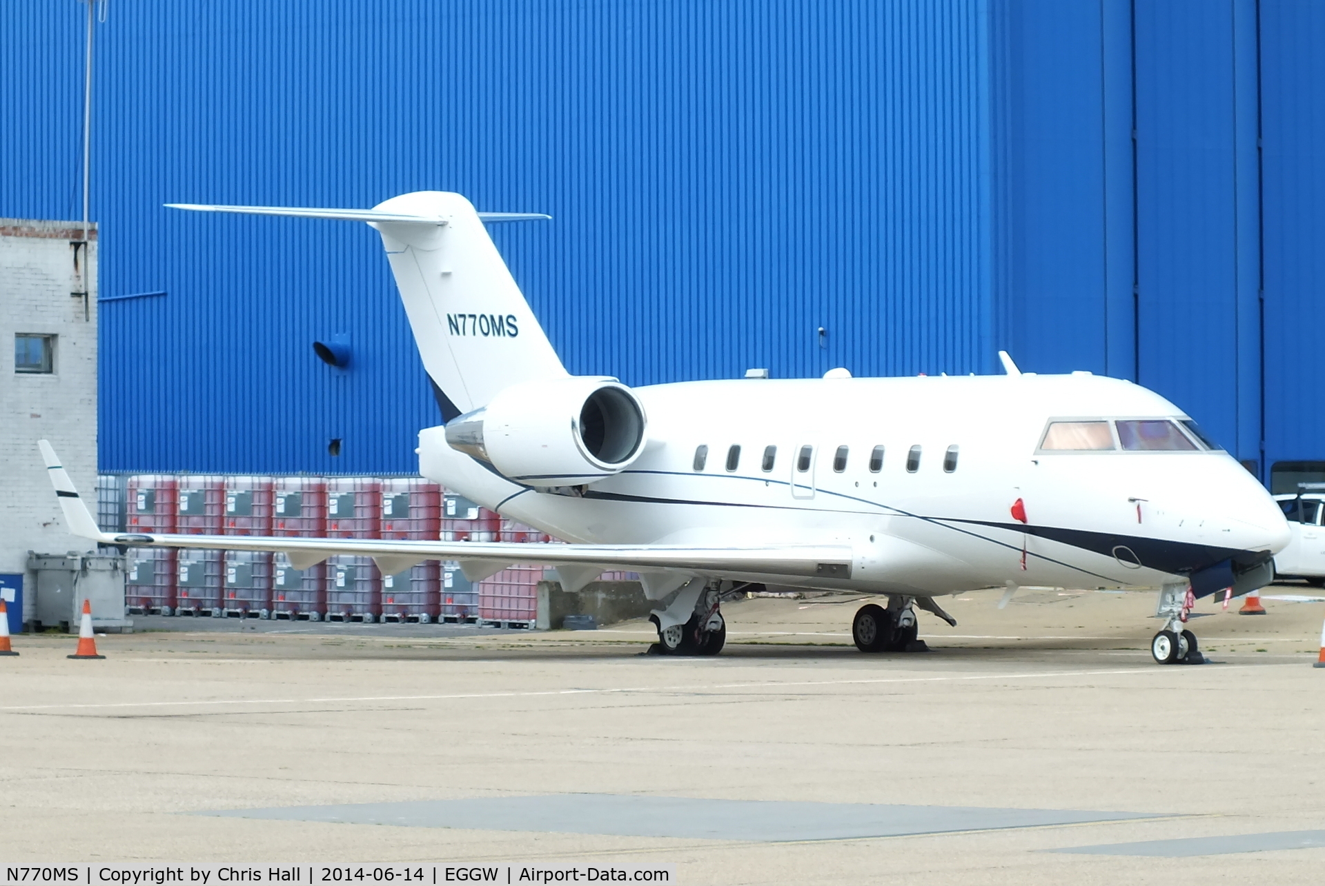 N770MS, 2001 Bombardier Challenger 604 (CL-600-2B16) C/N 5491, privately owned