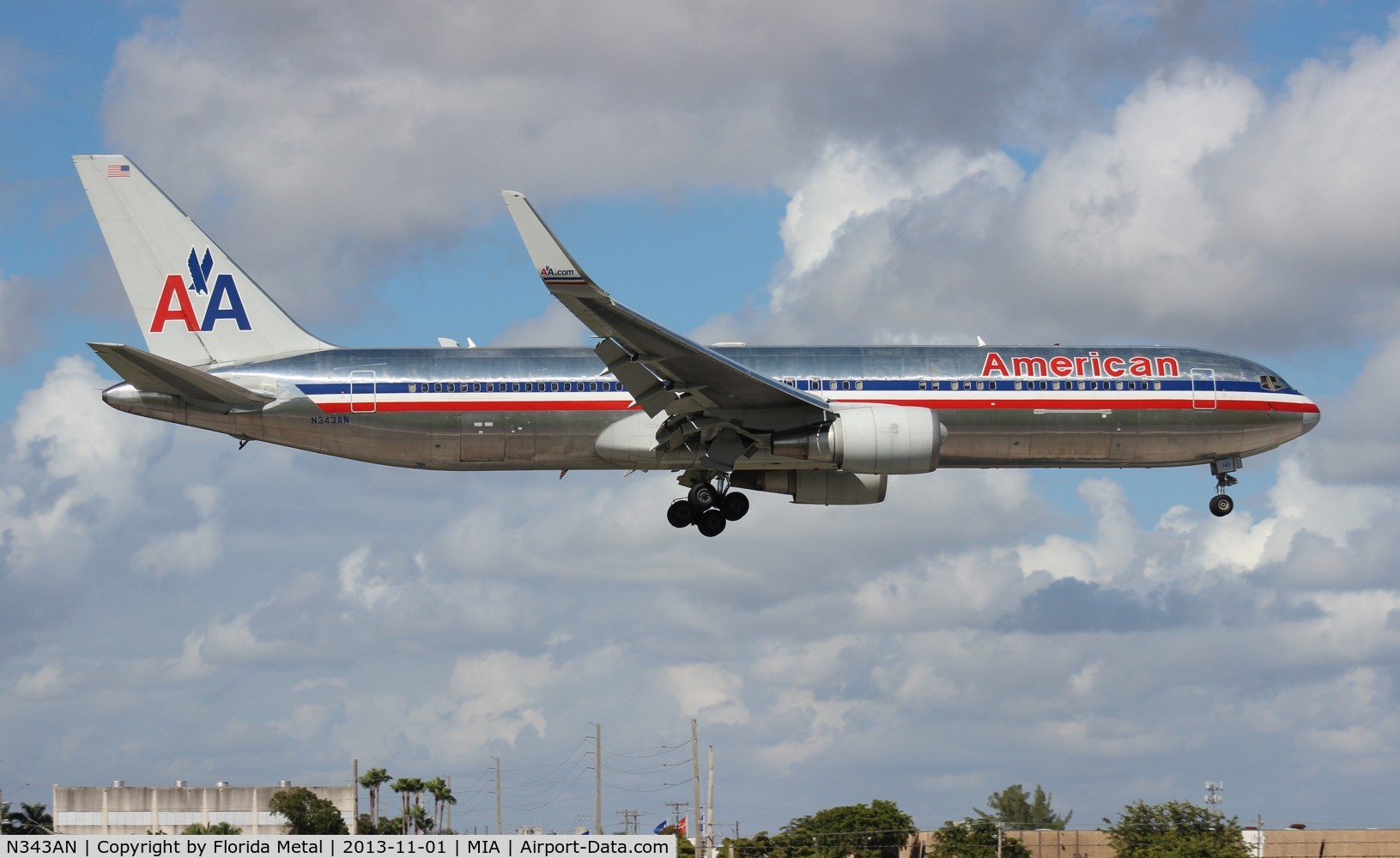 N343AN, 2003 Boeing 767-323 C/N 33082, American 767-300