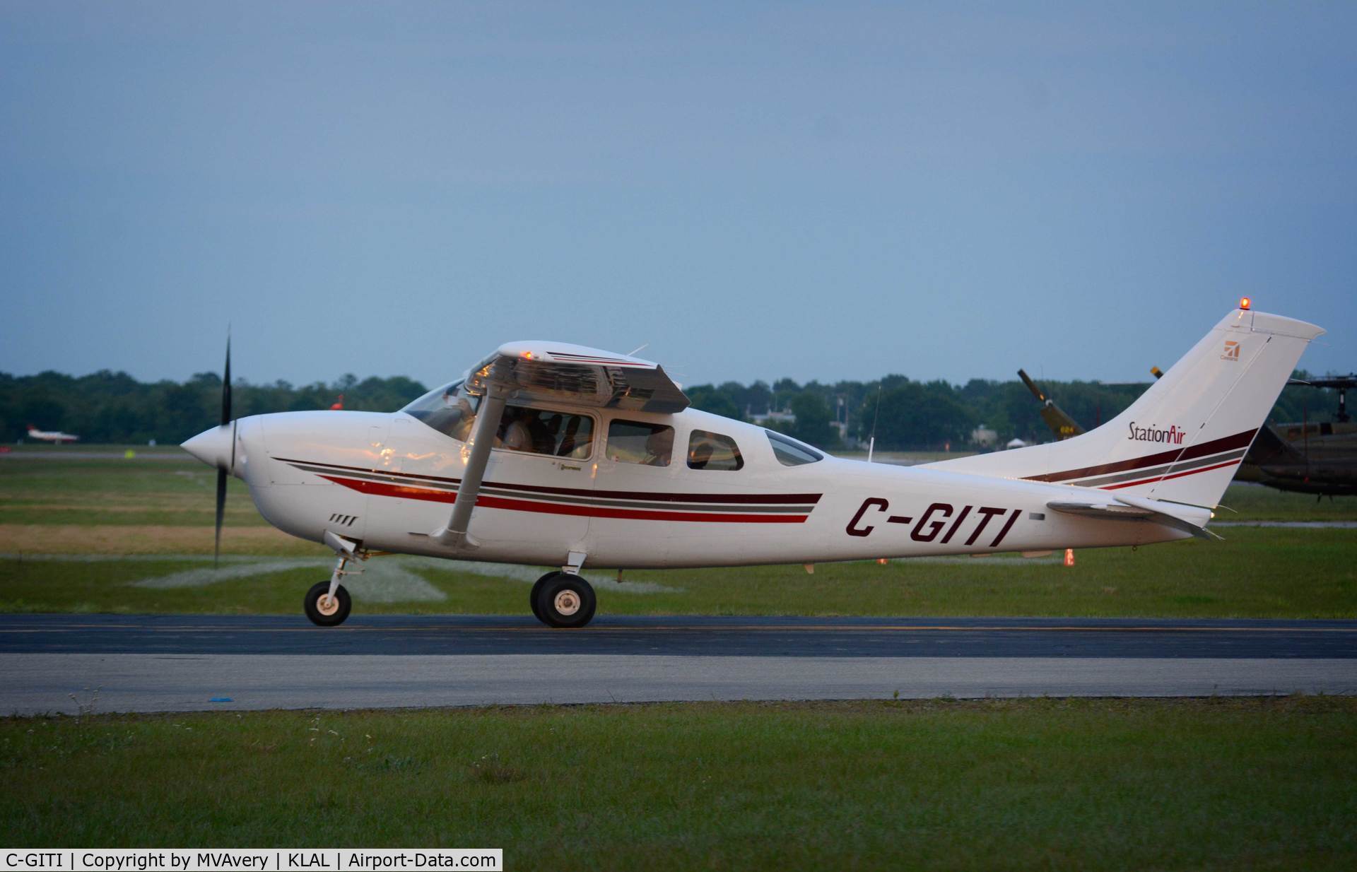 C-GITI, 2001 Cessna 206H Stationair C/N 20608155, 2014 Sun n Fun - Parade of Planes
