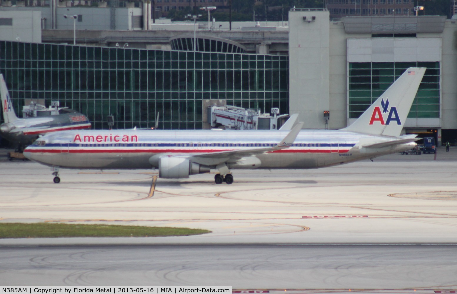 N385AM, 1994 Boeing 767-323 C/N 27059, American 767-300