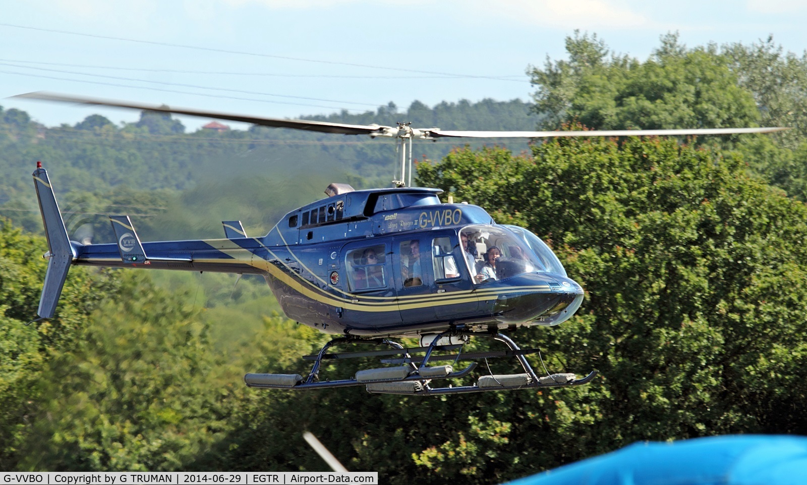 G-VVBO, 1989 Bell 206L-3 LongRanger III C/N 51284, Returning to base after a sightseeing trip