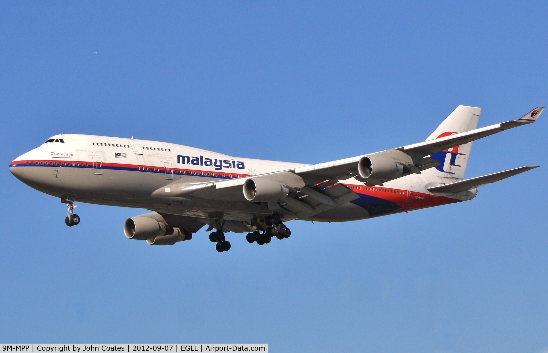 9M-MPP, 2002 Boeing 747-4H6 C/N 29900, Finals 27R