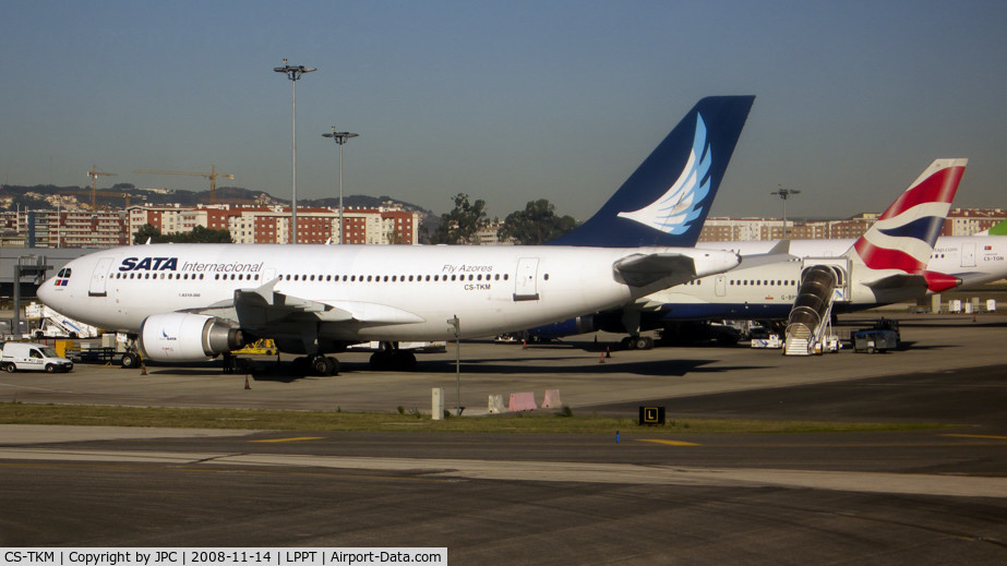 CS-TKM, 1992 Airbus A310-304 C/N 661, What an old piece... From Ecuador, Bolivia, Jordan...