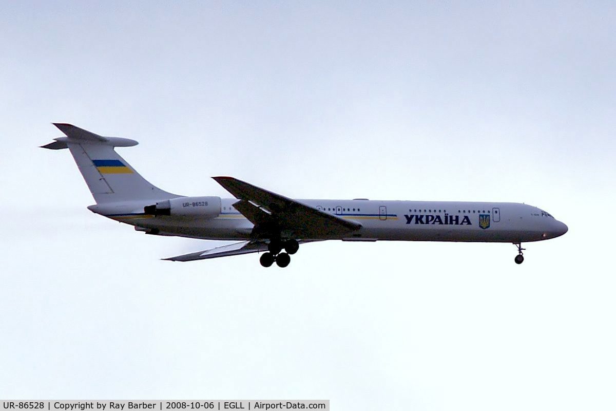 UR-86528, 1981 Ilyushin Il-62M C/N 4038111, Ilyushin Il-62M [4038111] (Ukraine Air Enterprise) Home~G 06/10/2008. On approach 27L.