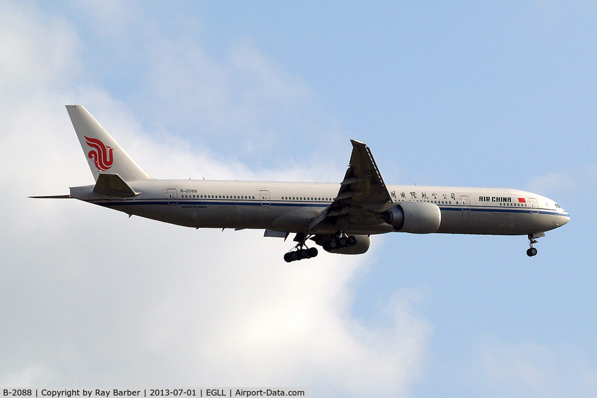 B-2088, 2011 Boeing 777-39L/ER C/N 38668, Boeing 777-39LER [38668] (Air China) Home~G 01/07/2013. On approach 27L.