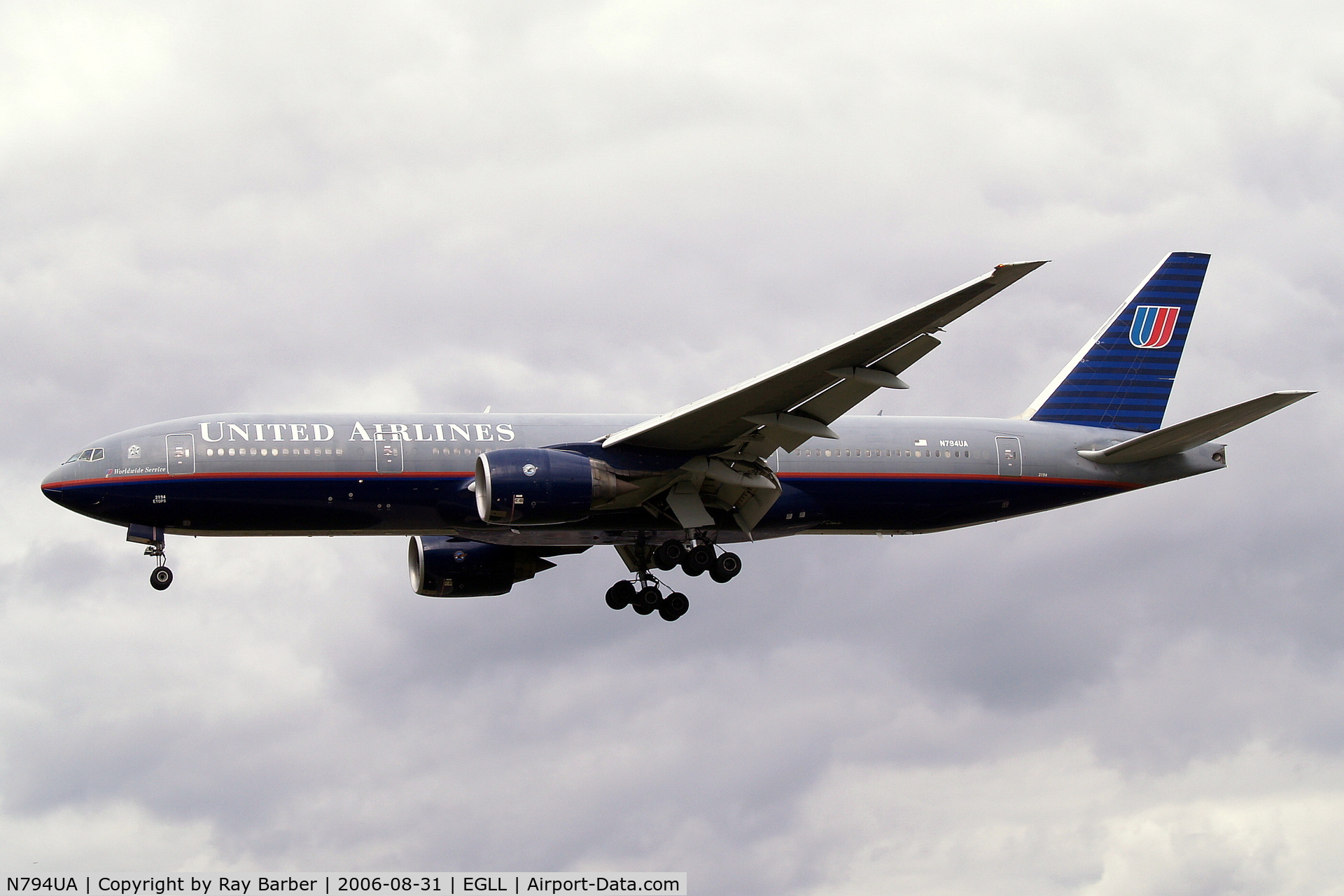 N794UA, 1997 Boeing 777-222 C/N 26953, Boeing 777-222ER [26953] (United Airlines) Heathrow~G 31/08/2006. On approach 27L.