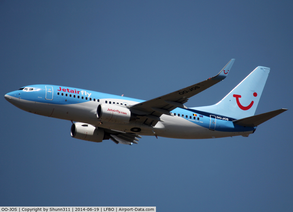 OO-JOS, 2008 Boeing 737-7K5 C/N 35282, Climbing after take off from rwy 32R... First -700 in Jetair's fleet in new c/s