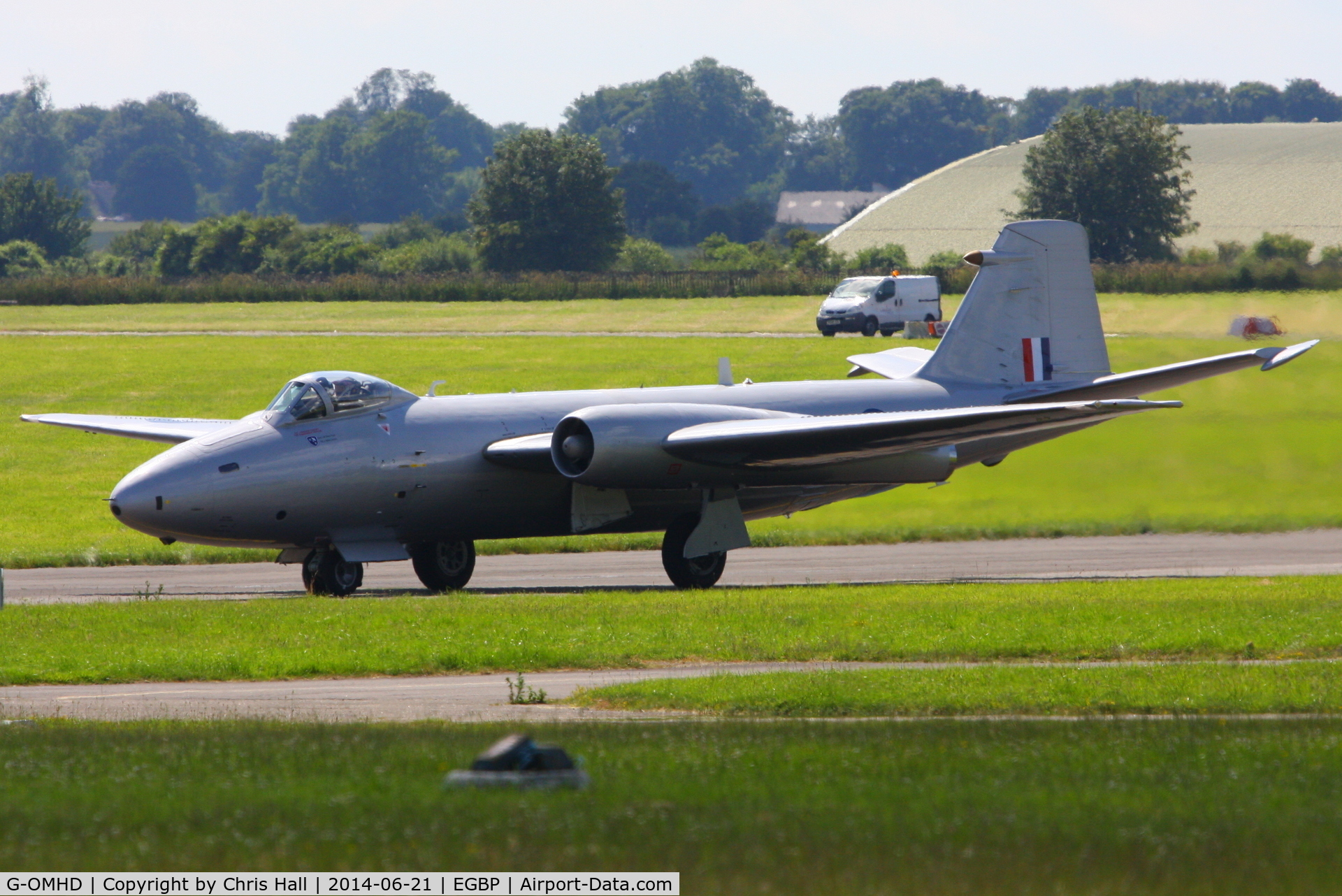 G-OMHD, 1959 English Electric Canberra PR.9 C/N SH1724, taxiing out from Kemble