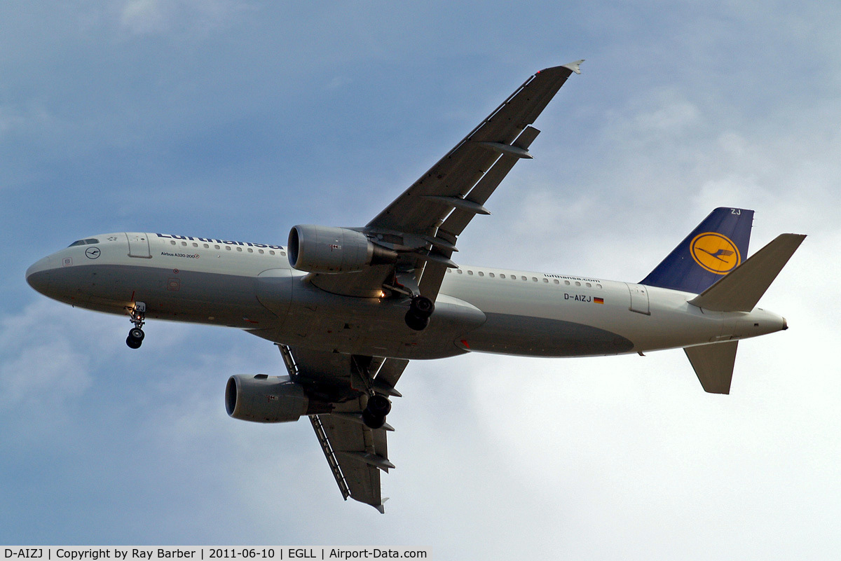 D-AIZJ, 2010 Airbus A320-214 C/N 4449, Airbus A320-214 [4449] Lufthansa) Home~G 10/06/2011. On approach 27R.