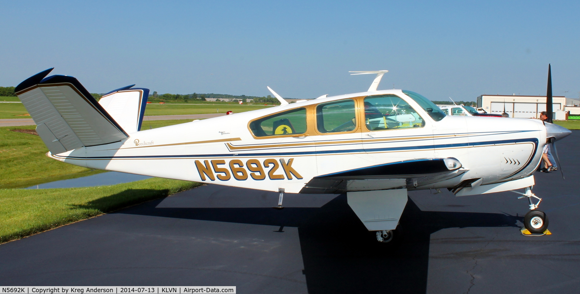 N5692K, 1964 Beech S35 Bonanza C/N D-7621, 2014 Airlake Fly-in Breakfast