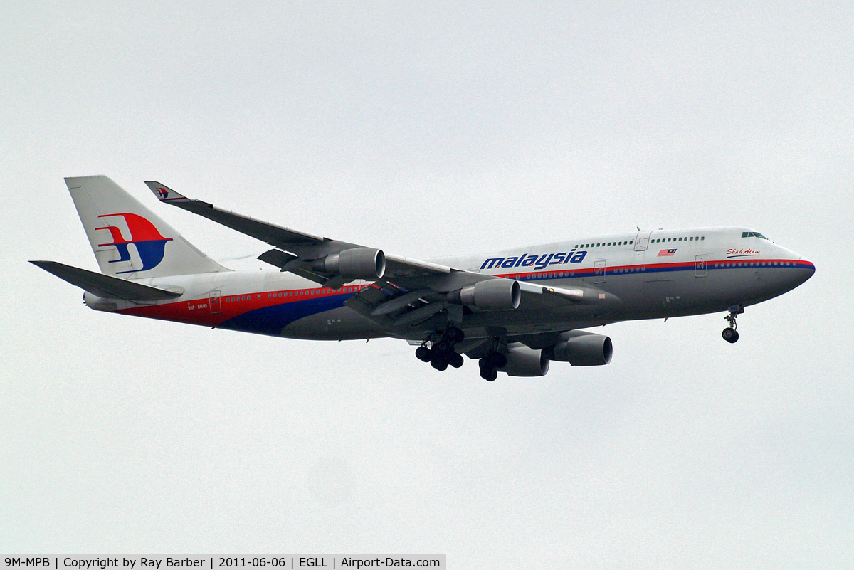 9M-MPB, 1993 Boeing 747-4H6 C/N 25699/965, Boeing 747-4H6 [25699] (Malaysia Airlines) Home~G 06/06/2011. On approach 27L.