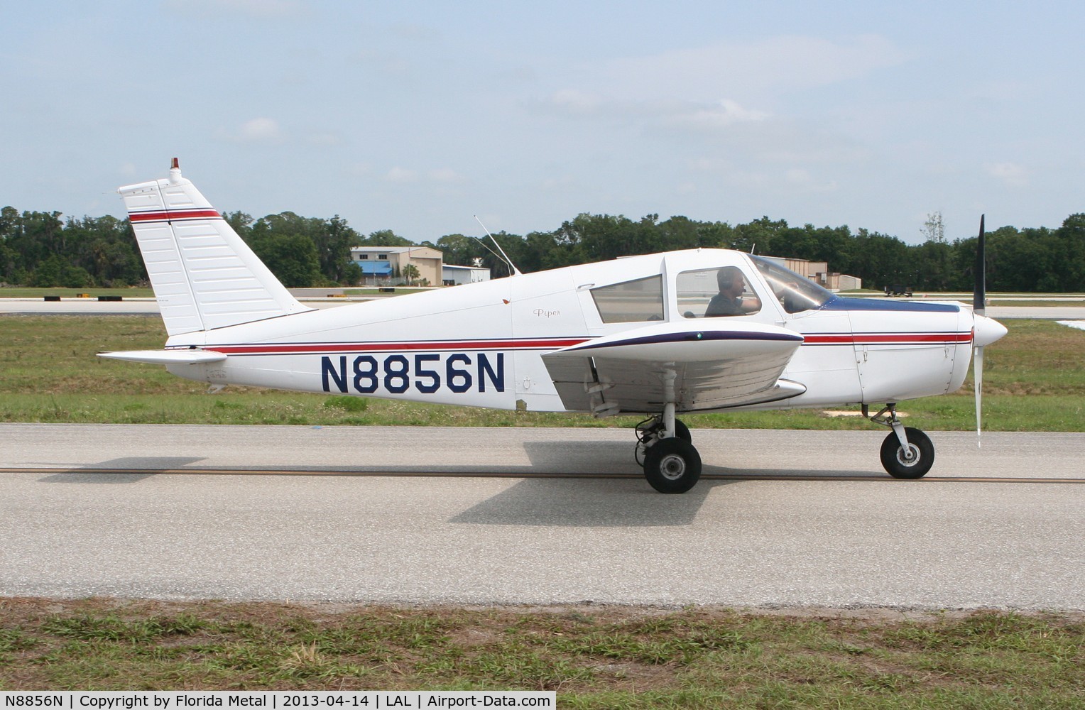 N8856N, 1969 Piper PA-28-140 C/N 28-25711, PA-28-140