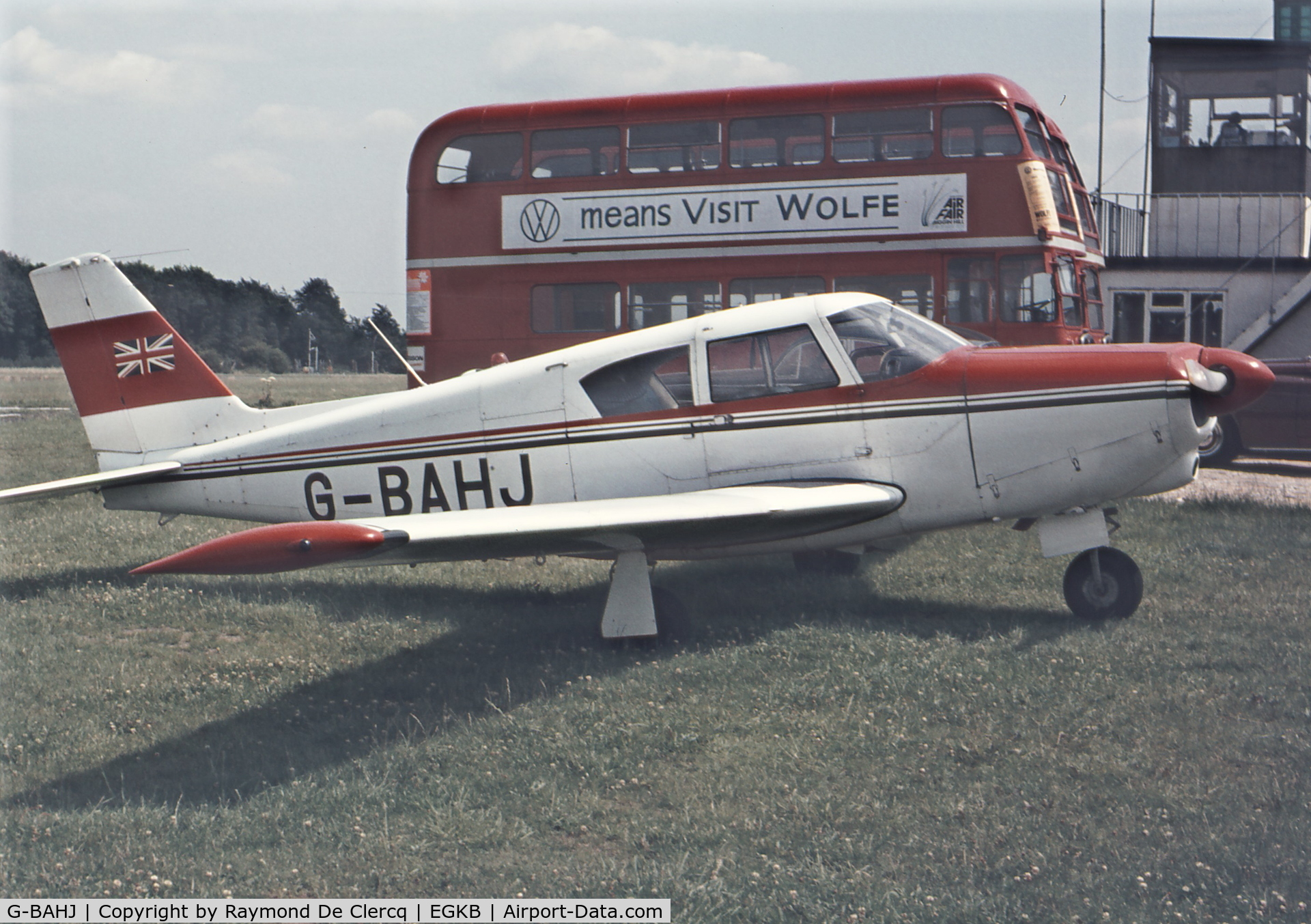 G-BAHJ, 1960 Piper PA-24-250 Comanche C/N 24-1863, Biggin Hill 1975