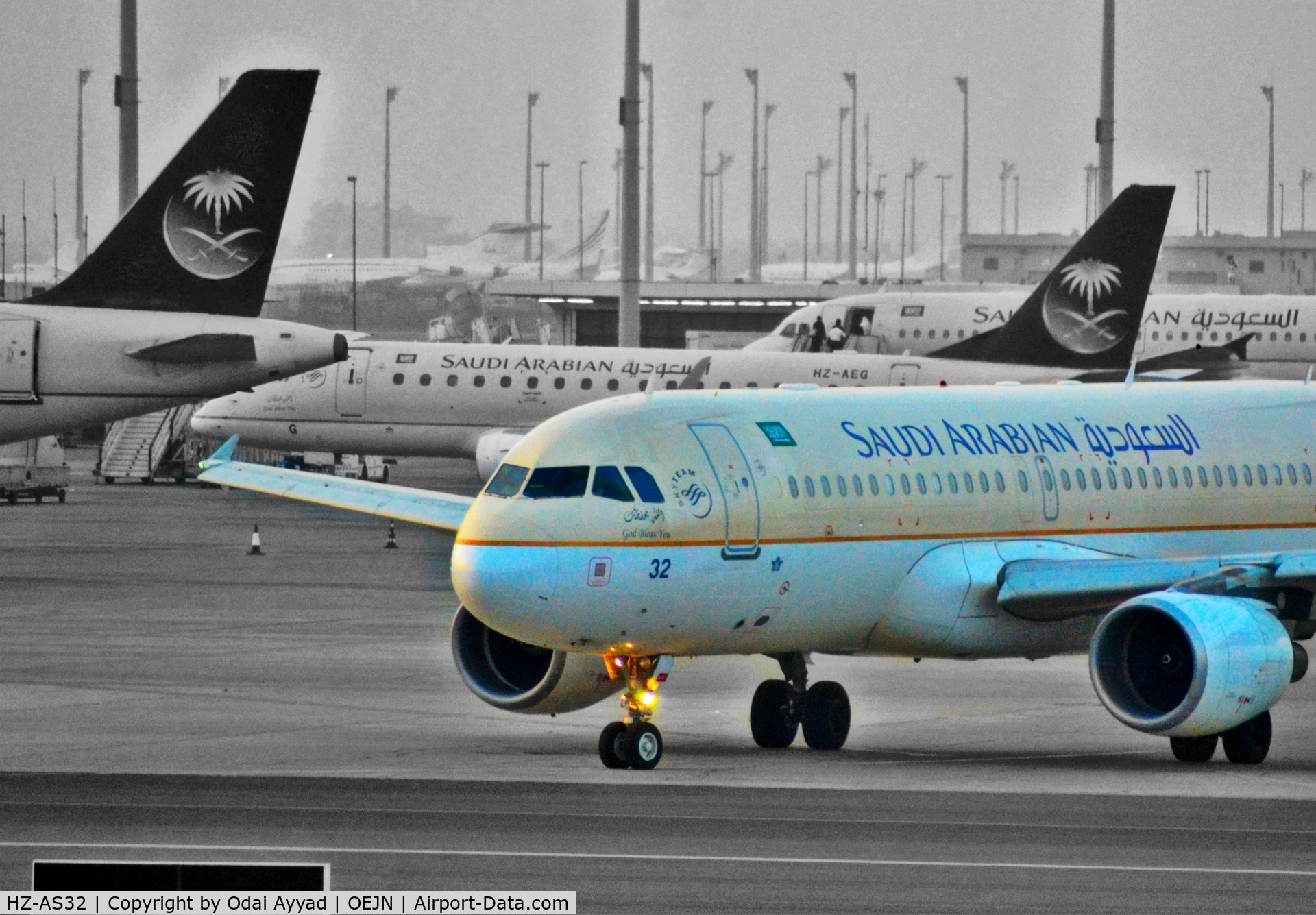 HZ-AS32, 2010 Airbus A320-214 C/N 4273, Taxi out to runway 34L at jeddah Airport