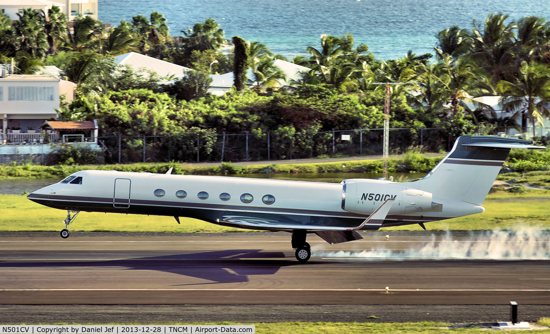 N501CV, 2001 Gulfstream Aerospace G-V C/N 639, N501CV