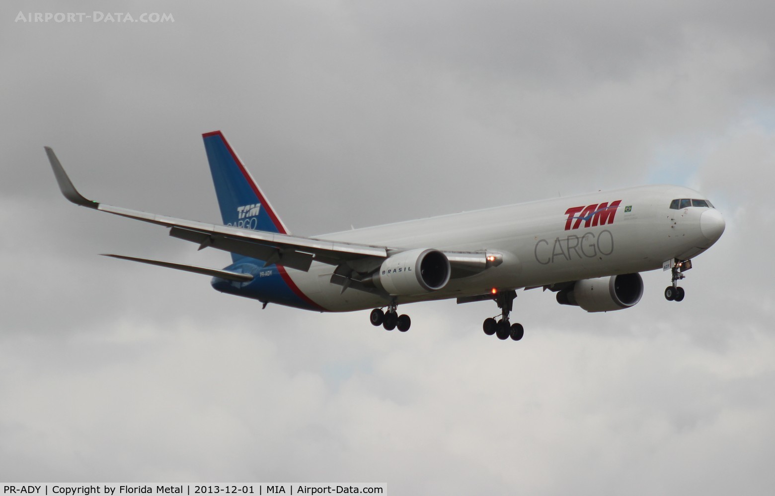 PR-ADY, 2001 Boeing 767-316F C/N 32573, TAM Cargo 767-300F