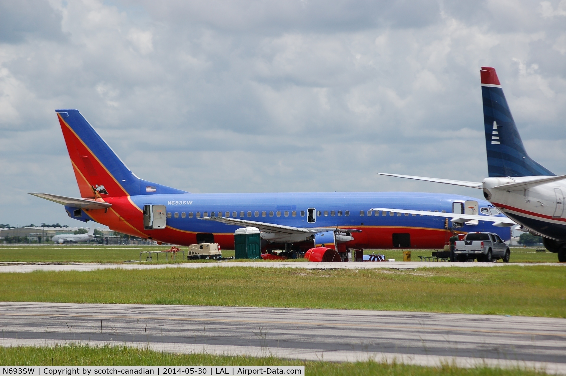 N693SW, 1985 Boeing 737-317 C/N 23174, 1985 Boeing 737-317, N693SW at Lakeland Linder Regional Airport, Lakeland, FL