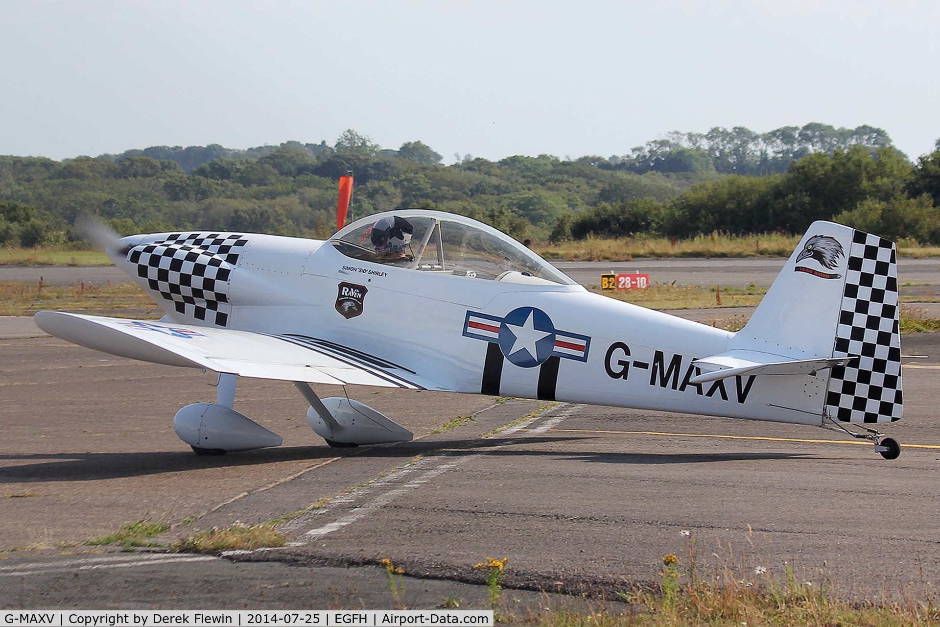 G-MAXV, 2000 Vans RV-4 C/N PFA 181-13266, RV-4 seen in recently repainted colours of Team Raven.