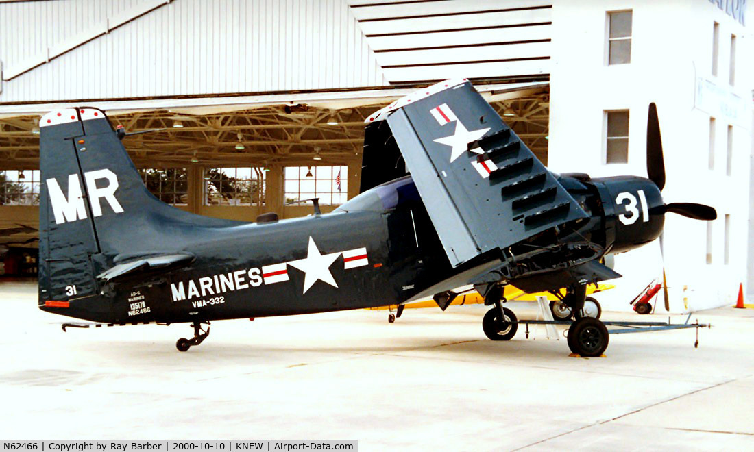 N62466, 1955 Douglas EA-1E Skyraider C/N 10255 (135178), Douglas EA-1E Skyraider [10255] New Orleans-Lakefront~N 10/10/2000