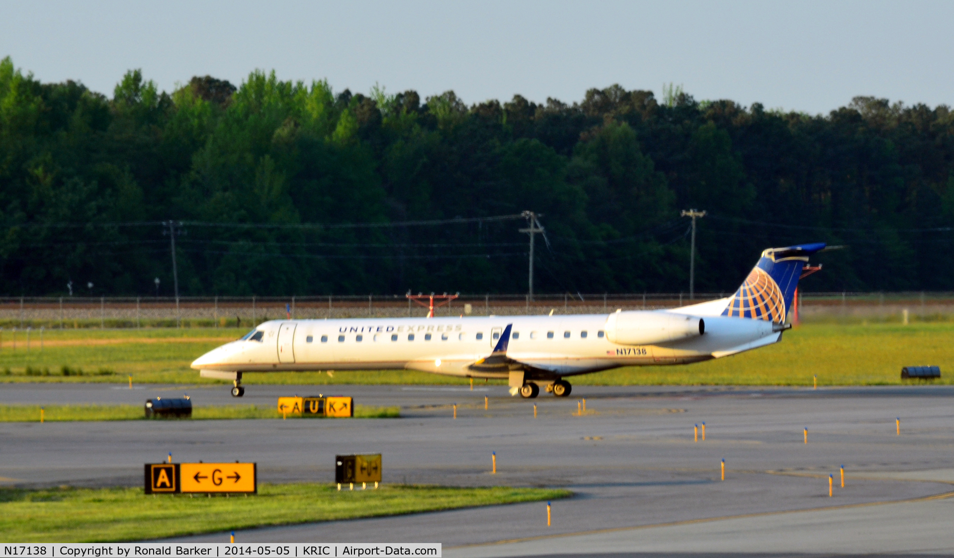 N17138, 2003 Embraer ERJ-145XR (EMB-145XR) C/N 145727, Taxi Richmond