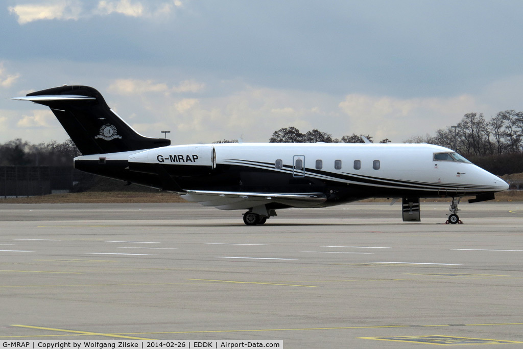 G-MRAP, 2004 Bombardier Challenger 300 (BD-100-1A10) C/N 20023, visitor