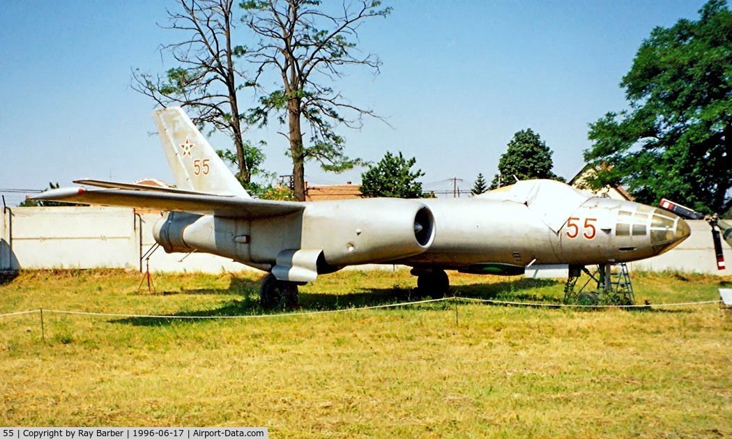 55, 1955 Ilyushin Il-28 C/N 55056455, Iyushin IL-28 [56455] (Hungarian Air Force) Szolnok Museum~HA 17/06/1996