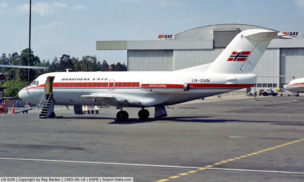 LN-SUN, 1969 Fokker F.28-1000 Fellowship C/N 11012, Fokker F-28-1000 Fellowship [11012] (Braathens SAFE) Oslo-Fornebu~LN 18/06/1985. From a slide.