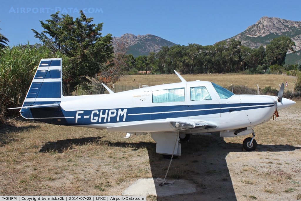 F-GHPM, Mooney M20J 201 C/N 24-1640, Parked