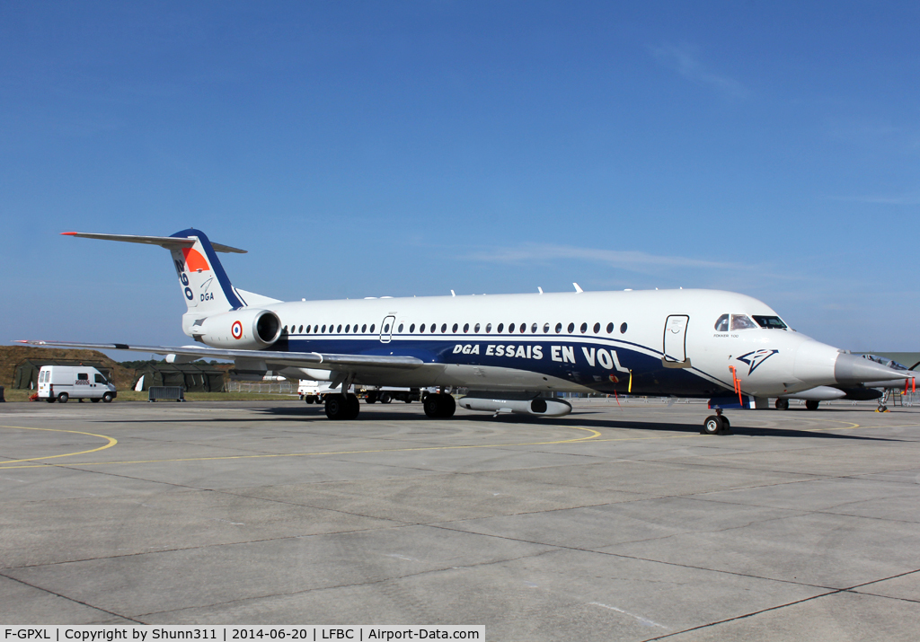 F-GPXL, 1990 Fokker 100 (F-28-0100) C/N 11290, Participant of the Cazaux AFB Spotterday 2014... Now used by DGA with special equipment mounted...