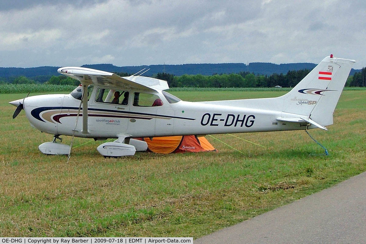OE-DHG, Cessna 172S C/N 172S8540, Cessna 172S Skyhawk [172S-8540] Tannheim~D 18/07/2009