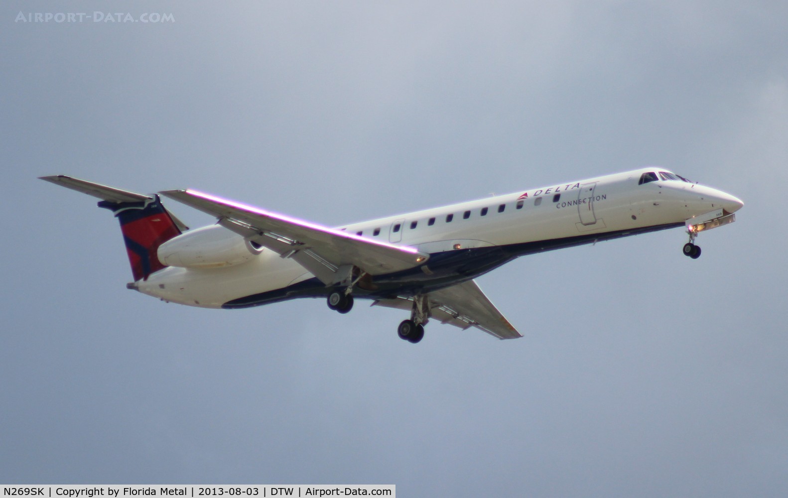 N269SK, 2000 Embraer EMB-145LR C/N 145293, Delta E145LR