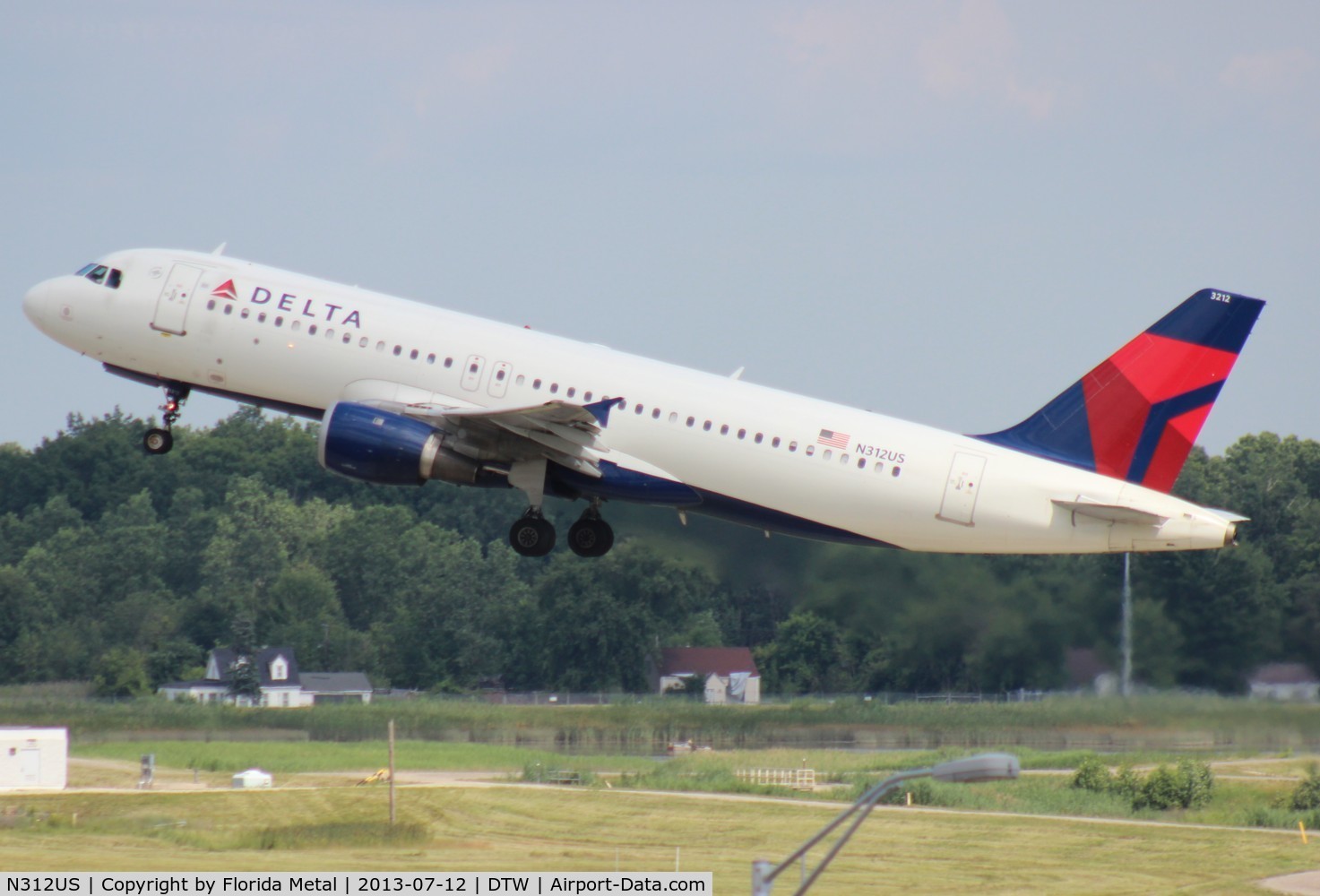 N312US, 1990 Airbus A320-211 C/N 152, Delta A320